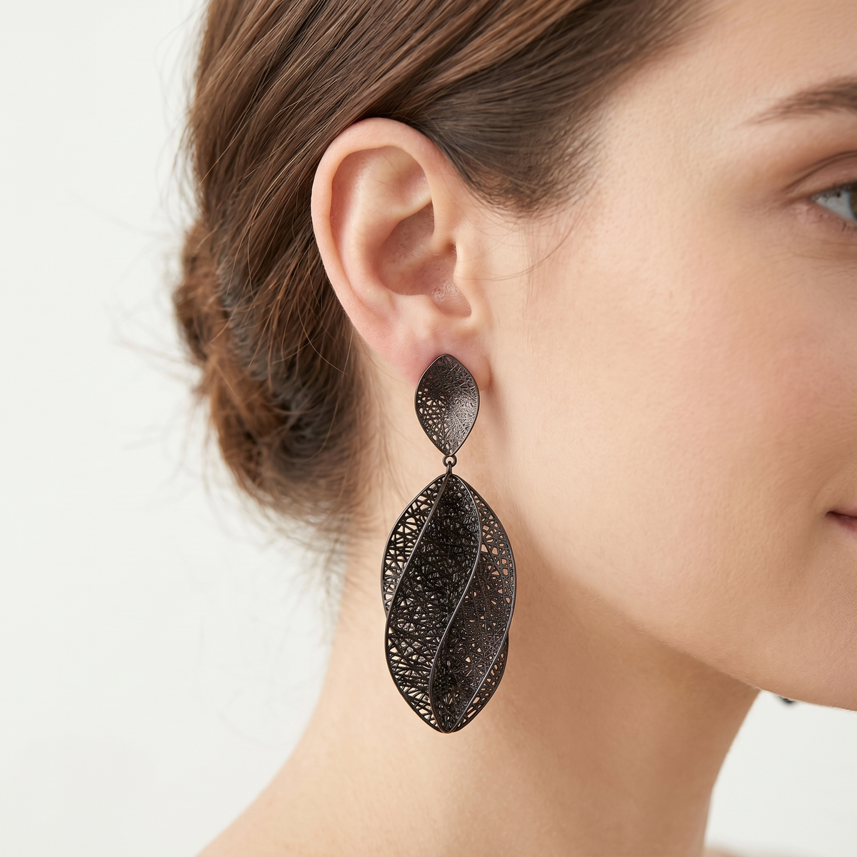 4W024 - Earring, Brass, TIN Cobalt Black , No Stone-2