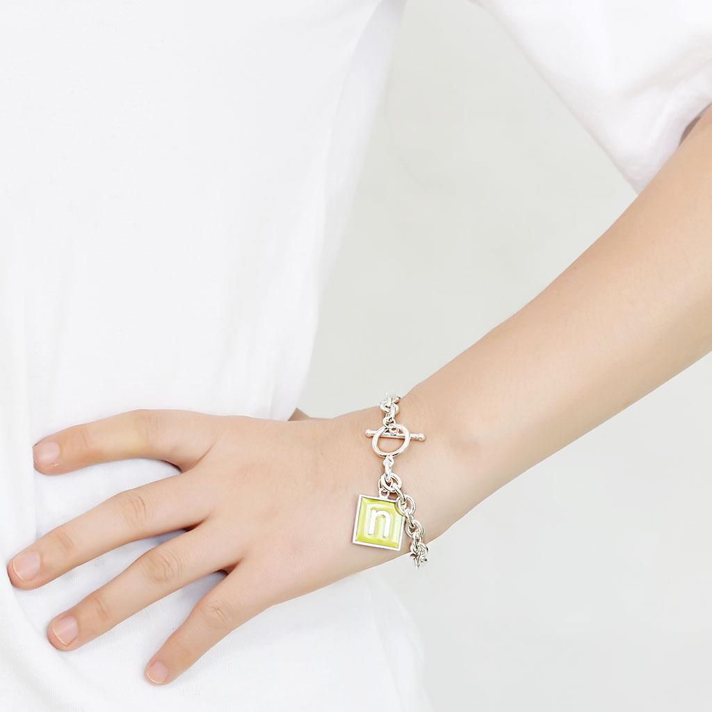 LO4639 - High-Polished Brass Bracelet with Epoxy  in Emerald-2