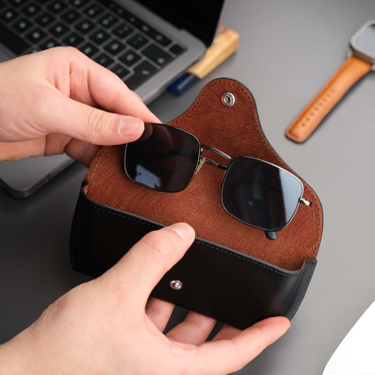 Rochester Full-Grain Leather Eyeglass Case-5