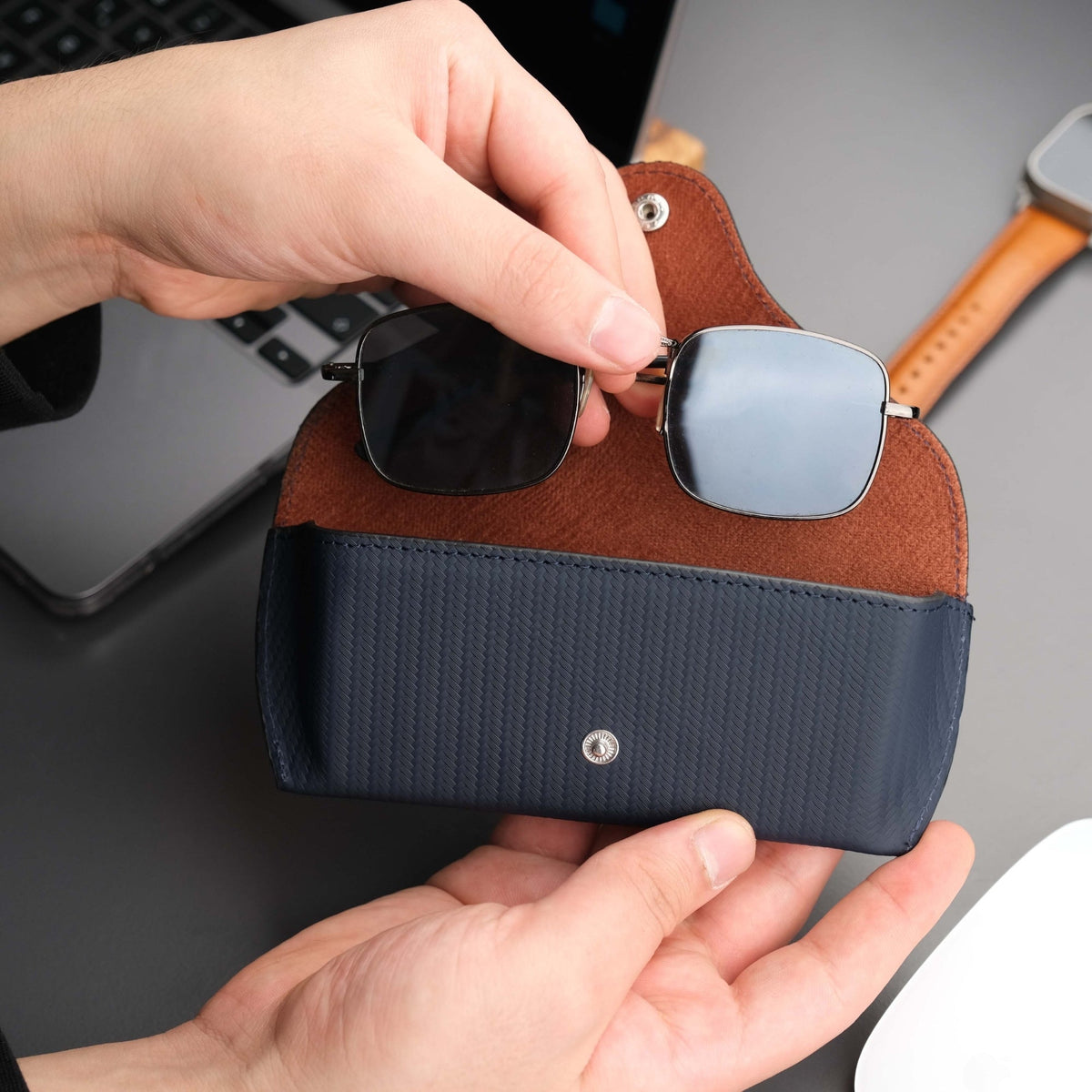 Rochester Full-Grain Leather Eyeglass Case-7