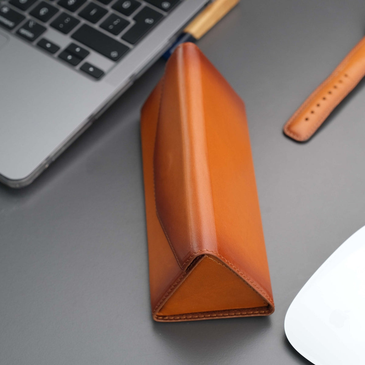 Triangle Leather Glasses Case – Vintage Eyewear Holder-3